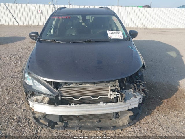 44468583 :رقم المزاد ، 2C4RC1DG2LR157566 vin ، 2020 Chrysler Voyager Lxi مزاد بيع