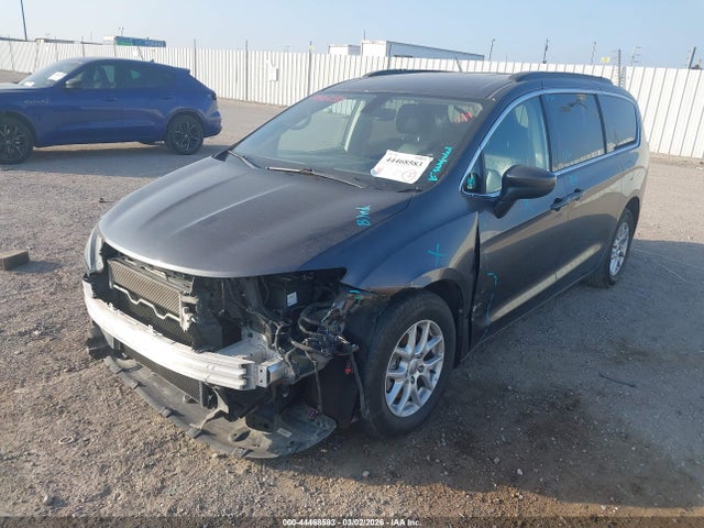 2020 CHRYSLER VOYAGER 2C4RC1DG2LR157566 Photo 1