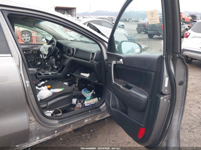 2018 KIA SPORTAGE KNDPMCAC5J7466870 Photo 4