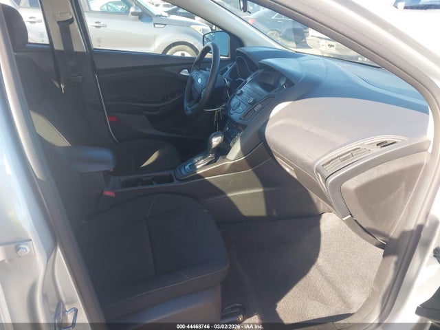 1FADP3F20JL328533 Ford FOCUS SE