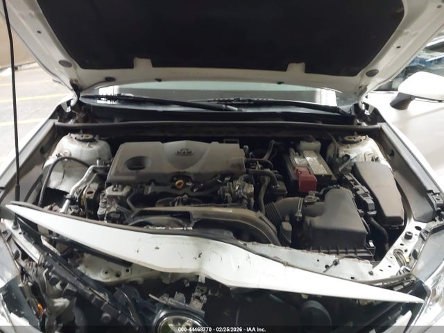 4T1C11BK6MU040902 Toyota Camry Le Awd