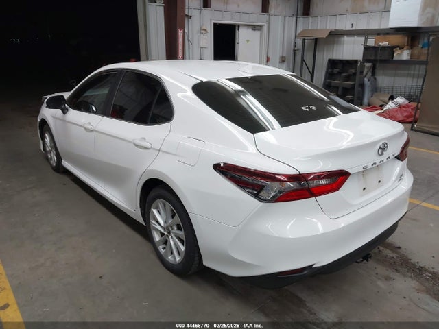 4T1C11BK6MU040902 Toyota Camry Le Awd