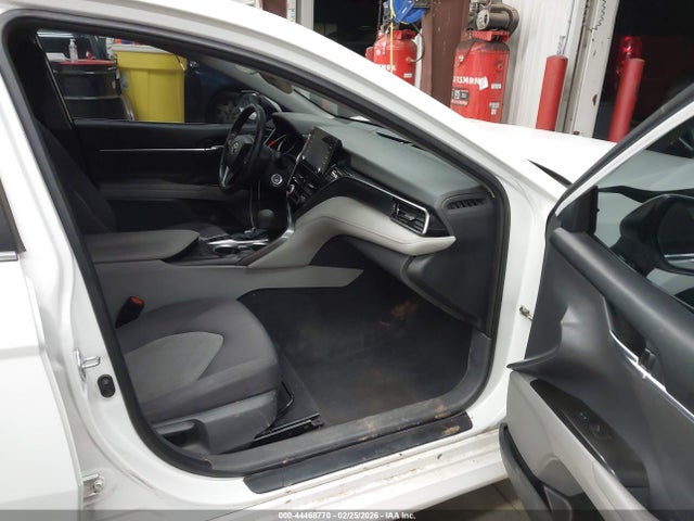 4T1C11BK6MU040902 Toyota Camry Le Awd