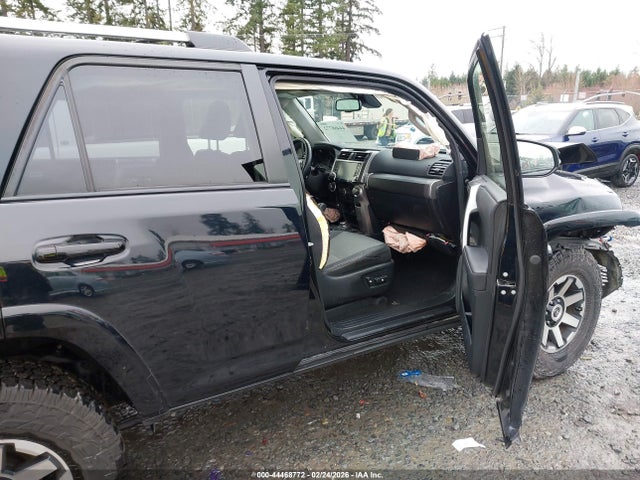 2020 TOYOTA 4RUNNER JTEBU5JR1L5828231 Photo 4