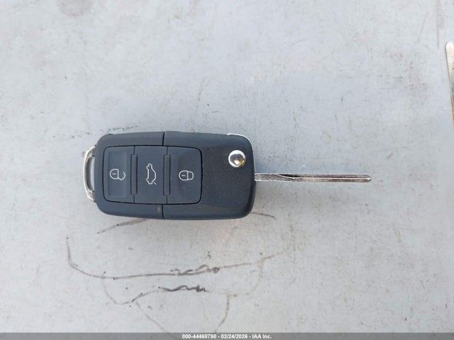 2007 Volkswagen New Beetle 2.5 მანქანა იყიდება აუქციონზე, vin: 3VWPW31C07M512661, აუქციონის ნომერი: 44468790