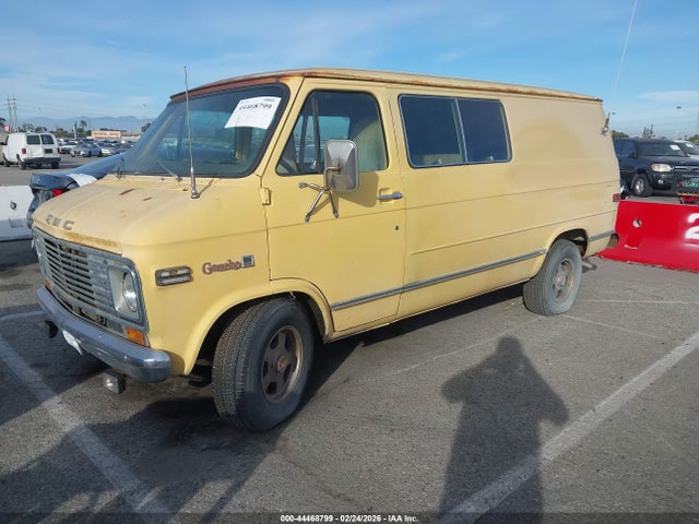 44468799 :رقم المزاد ، TGL257U503983 vin ، 1977 Gmc Van مزاد بيع