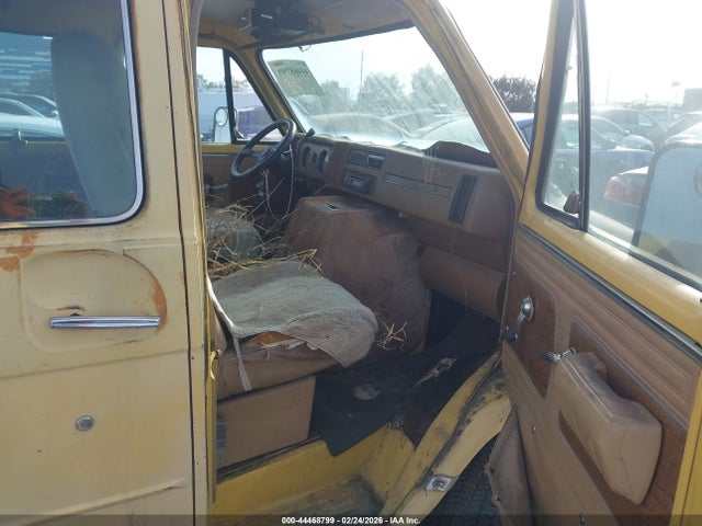 44468799 :رقم المزاد ، TGL257U503983 vin ، 1977 Gmc Van مزاد بيع