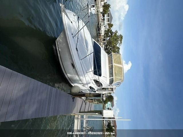 44468801 :رقم المزاد ، CRSKCA20J506 vin ، 2006 Cruisers Yachts 38' مزاد بيع