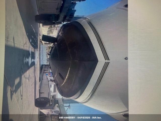 44468801 :رقم المزاد ، CRSKCA20J506 vin ، 2006 Cruisers Yachts 38' مزاد بيع