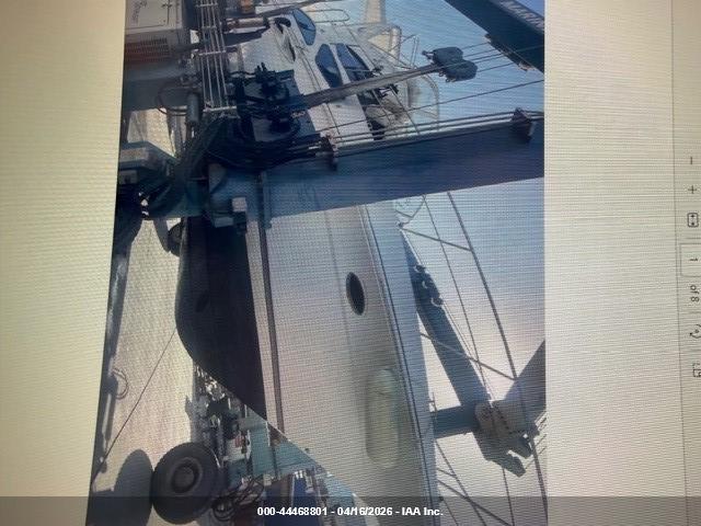 44468801 :رقم المزاد ، CRSKCA20J506 vin ، 2006 Cruisers Yachts 38' مزاد بيع