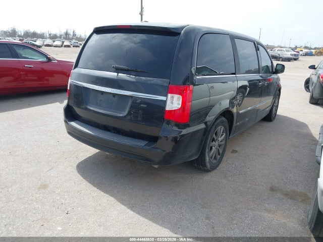 44468830 :رقم المزاد ، 2C4RC1HG8FR506048 vin ، 2015 Chrysler Town & Country S مزاد بيع