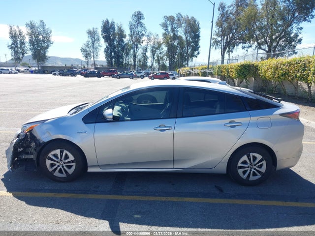 JTDKARFUXH3047079 Toyota Prius Three