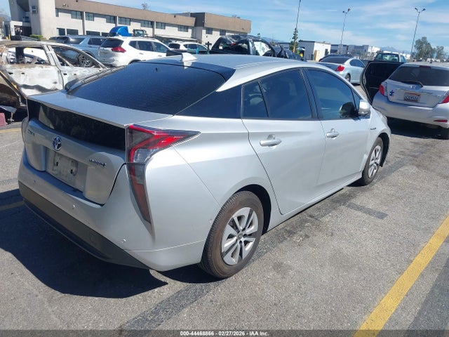 JTDKARFUXH3047079 Toyota Prius Three