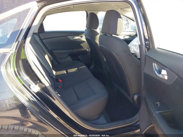 3KPF24AD2KE118588 KIA Forte Lxs