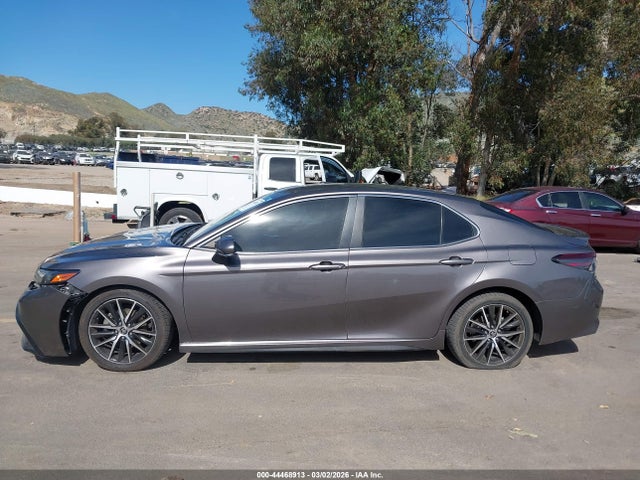 4T1T11AK9NU692626 Toyota CAMRY SE
