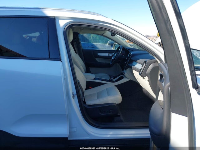 2021 VOLVO XC40 YV4162UK5M2428129 Photo 4