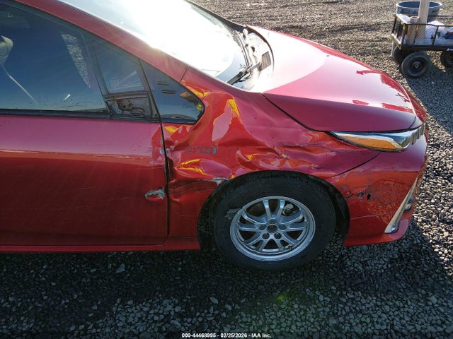 Toyota Prius Prime Advanced 2017 JTDKARFP8H3063484 Image 18