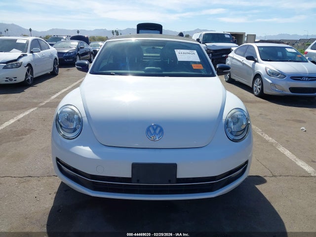 2013 Volkswagen Beetle 2.0t მანქანა იყიდება აუქციონზე, vin: 3VW7A7AT6DM811749, აუქციონის ნომერი: 44469020
