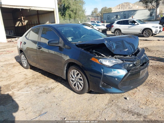 Toyota COROLLA LE 2018 5YFBURHE3JP831470 main image
