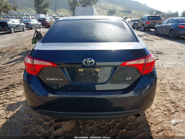 Toyota COROLLA LE 2018 5YFBURHE3JP831470 Image 16