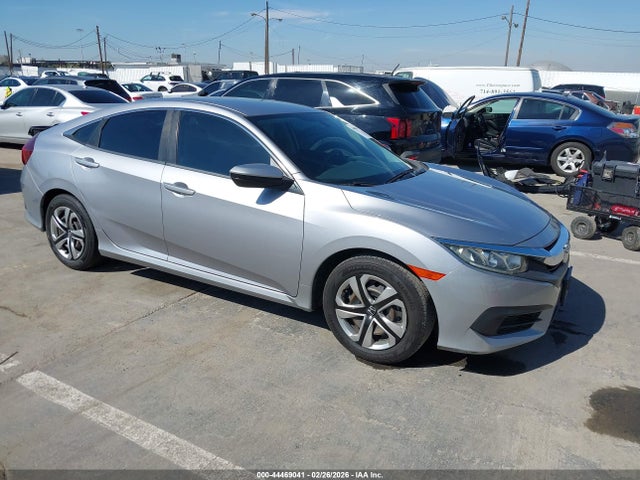 Honda Civic Lx 2018 2HGFC2F53JH531790 zdjęcie główne