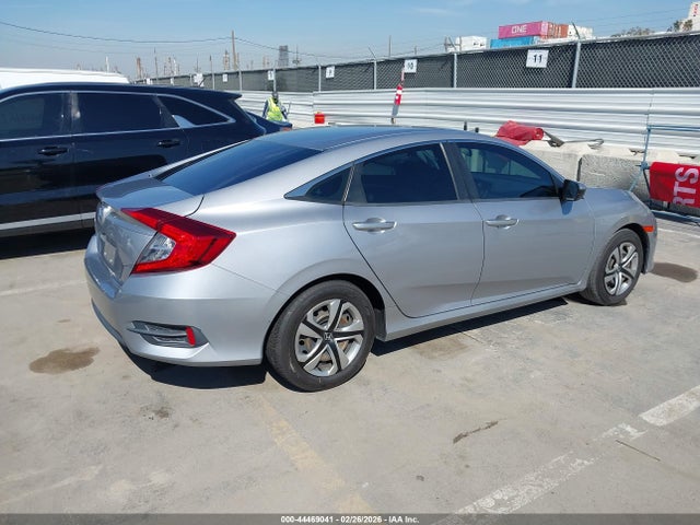 Honda Civic Lx 2018 2HGFC2F53JH531790 Image 4