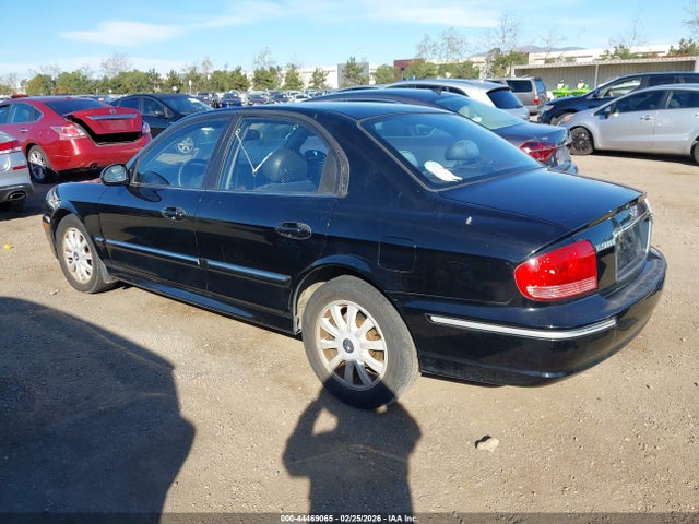 2003 HYUNDAI SONATA KMHWF35H63A895898 Photo 2