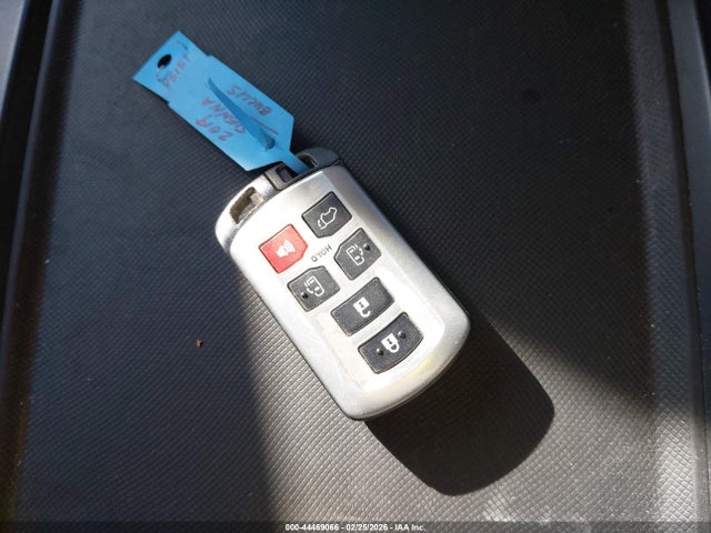 2019 TOYOTA SIENNA 5TDYZ3DC2KS011290 Photo 10