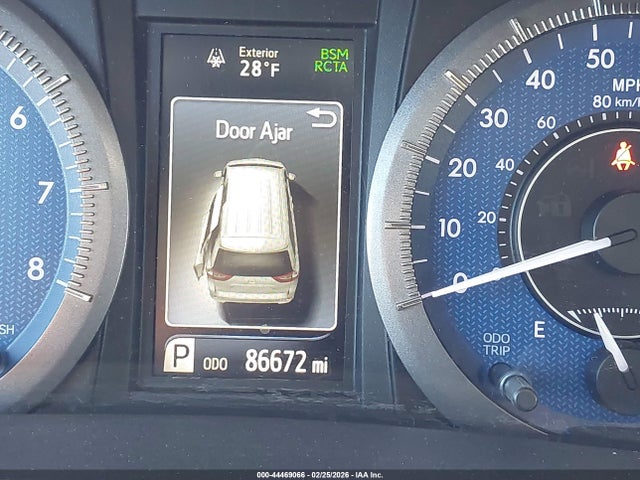 5TDYZ3DC2KS011290 Toyota Sienna Xle 8 Passenger