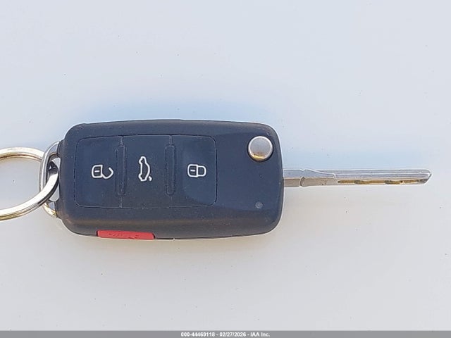 3VW517AT5GM808756 Volkswagen Beetle 1.8t Se