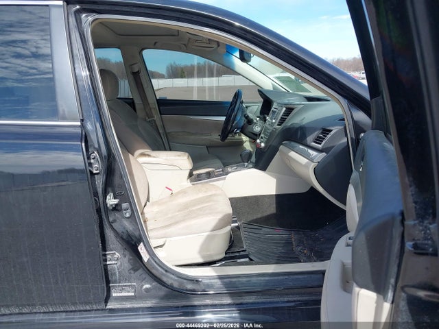 2013 Subaru Legacy 2.5i Premium მანქანა იყიდება აუქციონზე, vin: 4S3BMCH69D3018976, აუქციონის ნომერი: 44469202