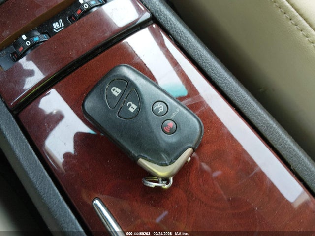 2010 Lexus Hs 250h Premium მანქანა იყიდება აუქციონზე, vin: JTHBB1BA7A2022869, აუქციონის ნომერი: 44469203