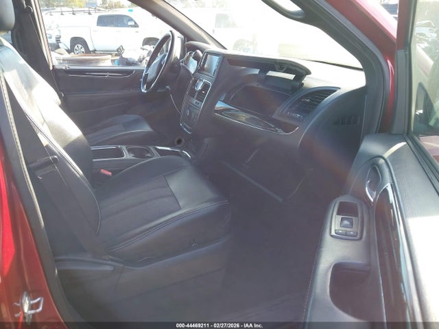 2C4RC1HG5FR710533 Chrysler Town &amp; Country S