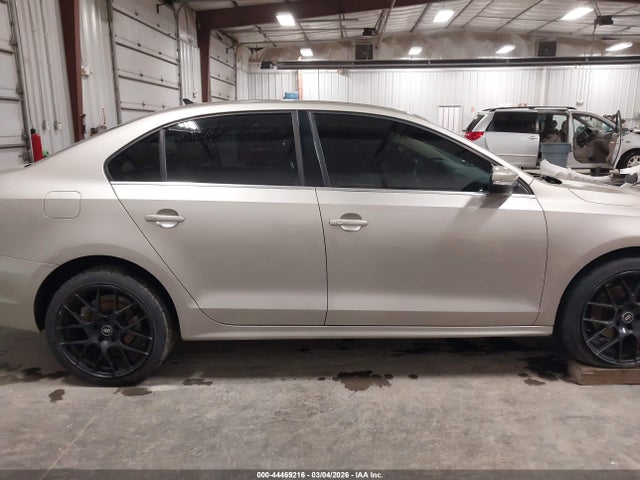 44469216 :رقم المزاد ، 3VWL07AJ4EM288460 vin ، 2014 Volkswagen Jetta 1.8t Sel مزاد بيع