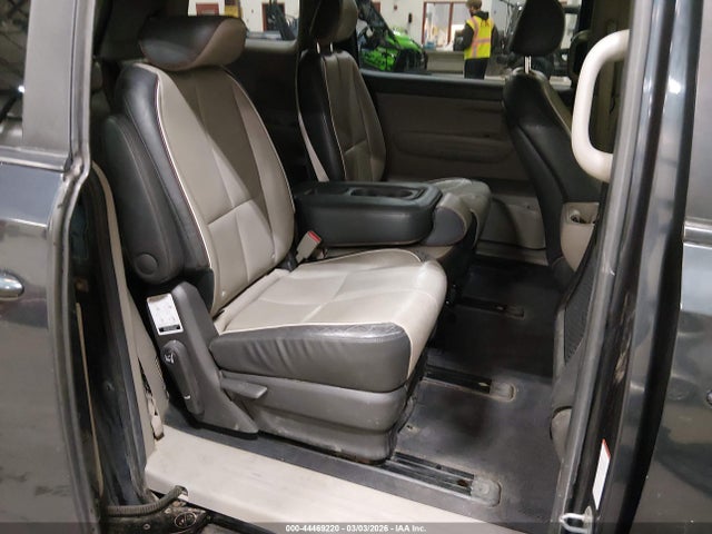 KIA SEDONA LX 2016 KNDMB5C15G6208766 Image 8