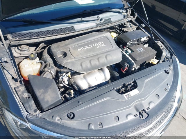 2015 Chrysler 200 Limited მანქანა იყიდება აუქციონზე, vin: 1C3CCCAB9FN542686, აუქციონის ნომერი: 44469234