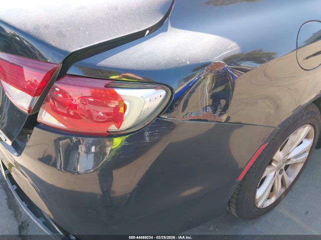 2015 Chrysler 200 Limited მანქანა იყიდება აუქციონზე, vin: 1C3CCCAB9FN542686, აუქციონის ნომერი: 44469234