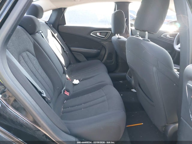 2015 Chrysler 200 Limited მანქანა იყიდება აუქციონზე, vin: 1C3CCCAB9FN542686, აუქციონის ნომერი: 44469234