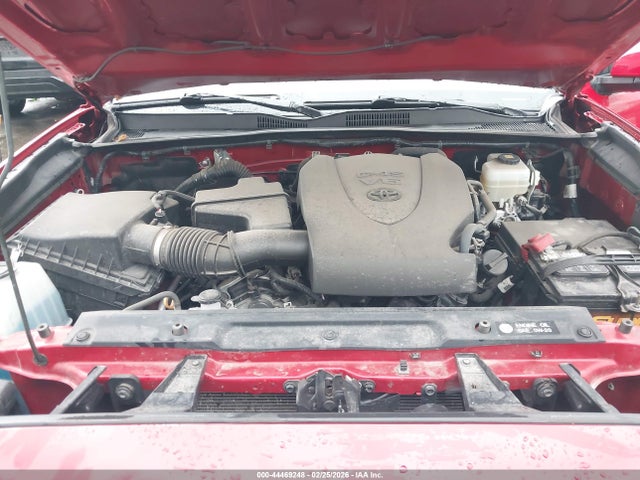 3TMCZ5AN9JM144400 Toyota Tacoma Trd Off Road
