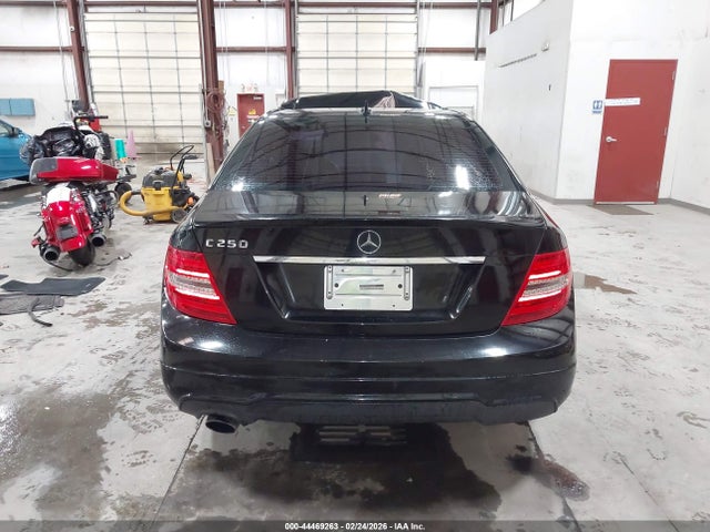 WDDGF4HB4EG202404 Mercedes-Benz C 250 Sport