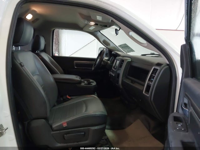 44469292 :رقم المزاد ، 3C6JR6DG1MG595339 vin ، 2021 Ram 1500 Classic Tradesman  4x2 8' Box مزاد بيع