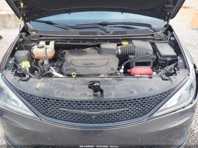 Продажа на аукционе авто 2019 Chrysler Pacifica Touring Plus, vin: 2C4RC1FG9KR575893, номер лота: 44469297