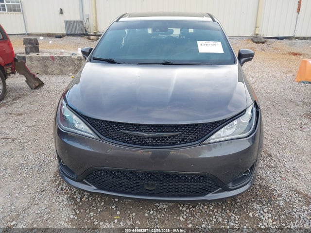 Продажа на аукционе авто 2019 Chrysler Pacifica Touring Plus, vin: 2C4RC1FG9KR575893, номер лота: 44469297