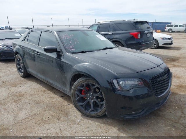 2019 CHRYSLER 300 2C3CCABG3KH682704