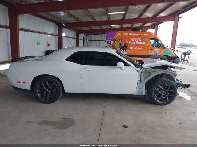 2C3CDZAG8NH175640 Dodge Challenger Sxt