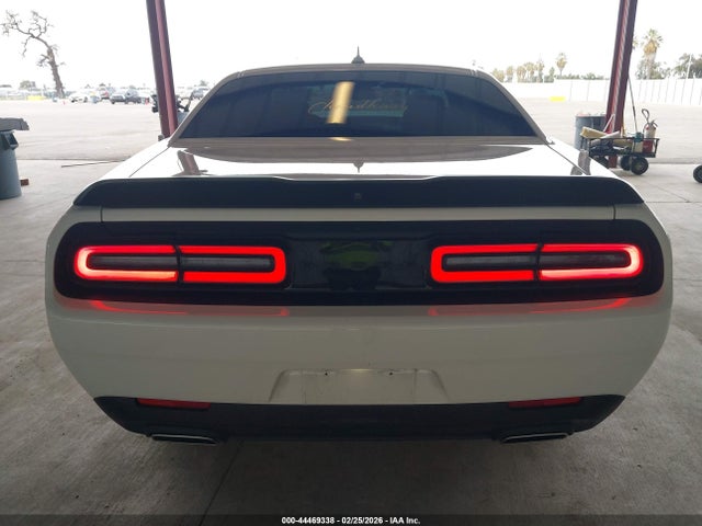 2C3CDZAG8NH175640 Dodge Challenger Sxt