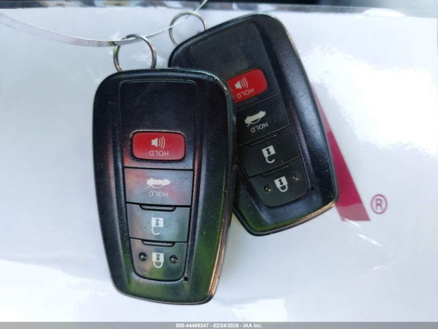 4T1B11HK2KU215324 Toyota CAMRY SE