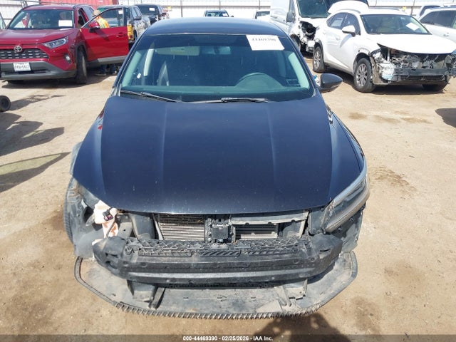 Продажа на аукционе авто 2018 Volkswagen Passat 2.0t R-line/2.0t S, vin: 1VWAA7A31JC015543, номер лота: 44469390