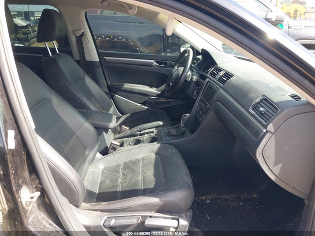 Продажа на аукционе авто 2018 Volkswagen Passat 2.0t R-line/2.0t S, vin: 1VWAA7A31JC015543, номер лота: 44469390