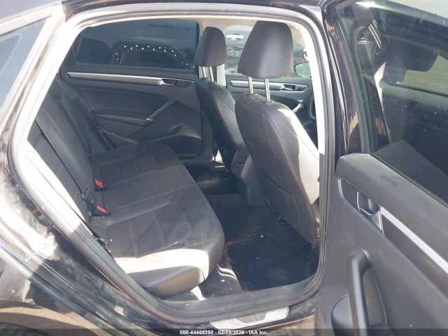 Продажа на аукционе авто 2018 Volkswagen Passat 2.0t R-line/2.0t S, vin: 1VWAA7A31JC015543, номер лота: 44469390